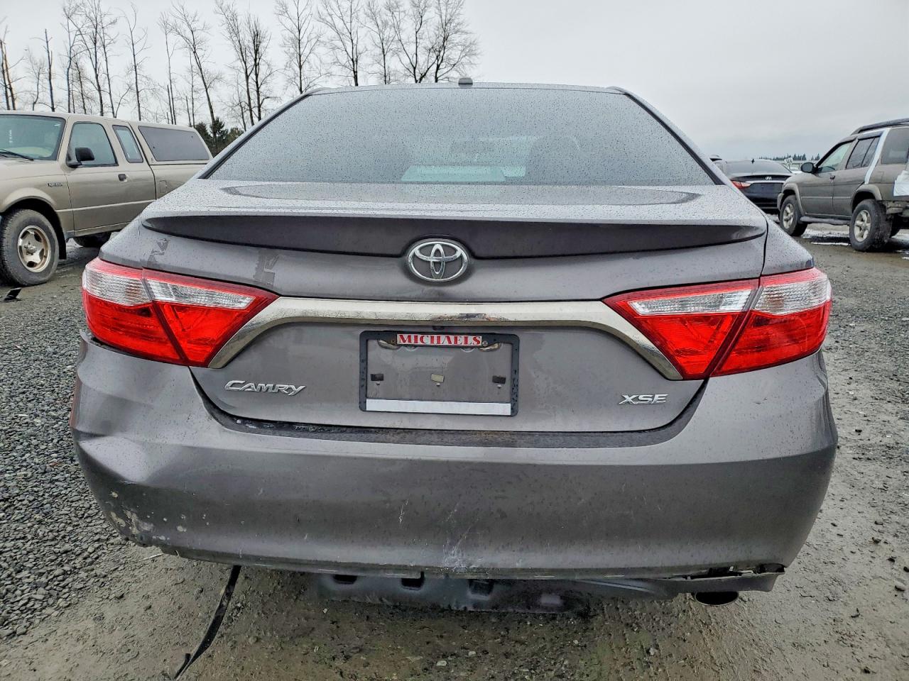 2017 TOYOTA CAMRY LE photo 6