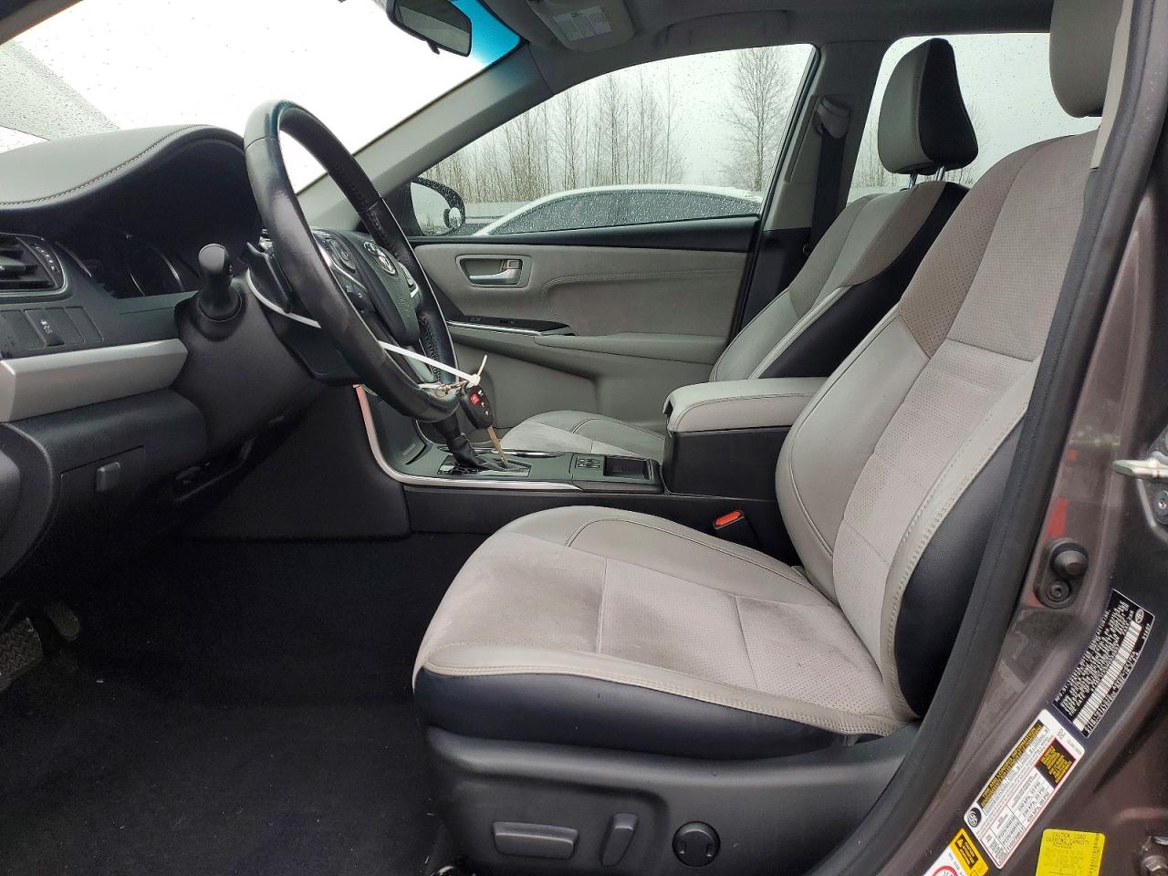 2017 TOYOTA CAMRY LE photo 7