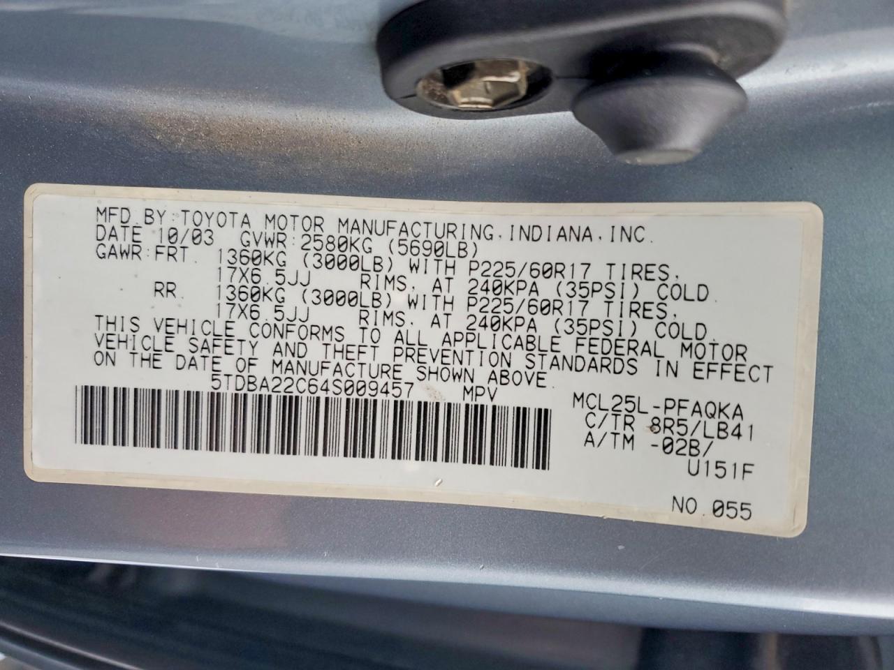 2004 TOYOTA SIENNA XLE photo 14