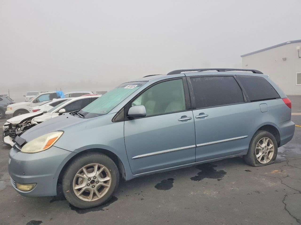 2004 TOYOTA SIENNA