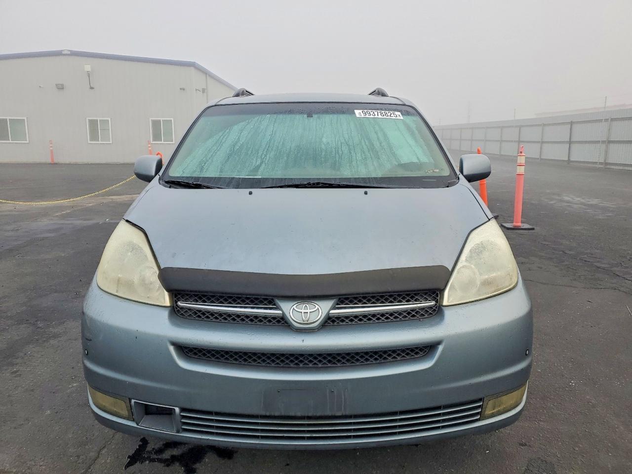 2004 TOYOTA SIENNA XLE photo 5