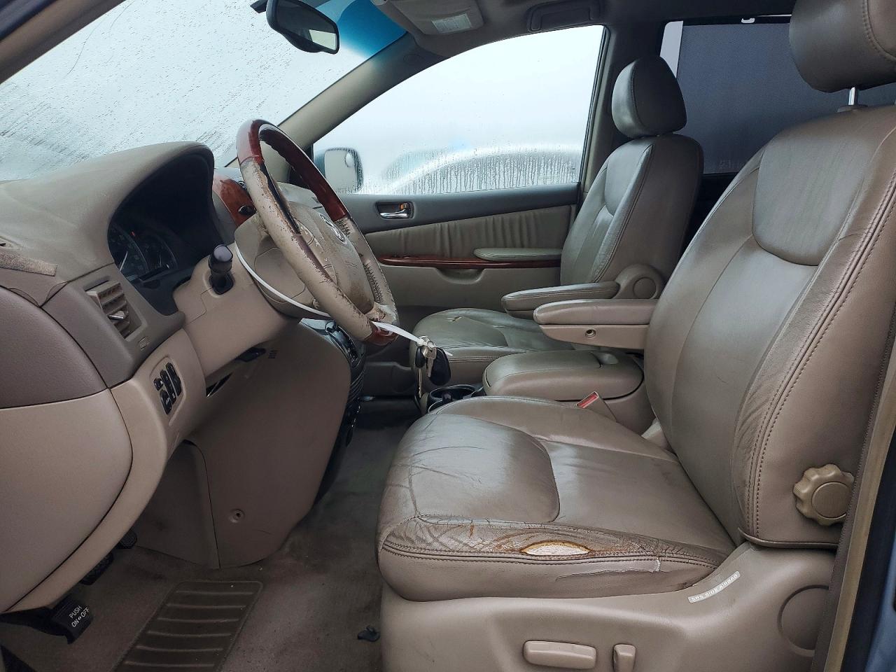 2004 TOYOTA SIENNA XLE photo 7