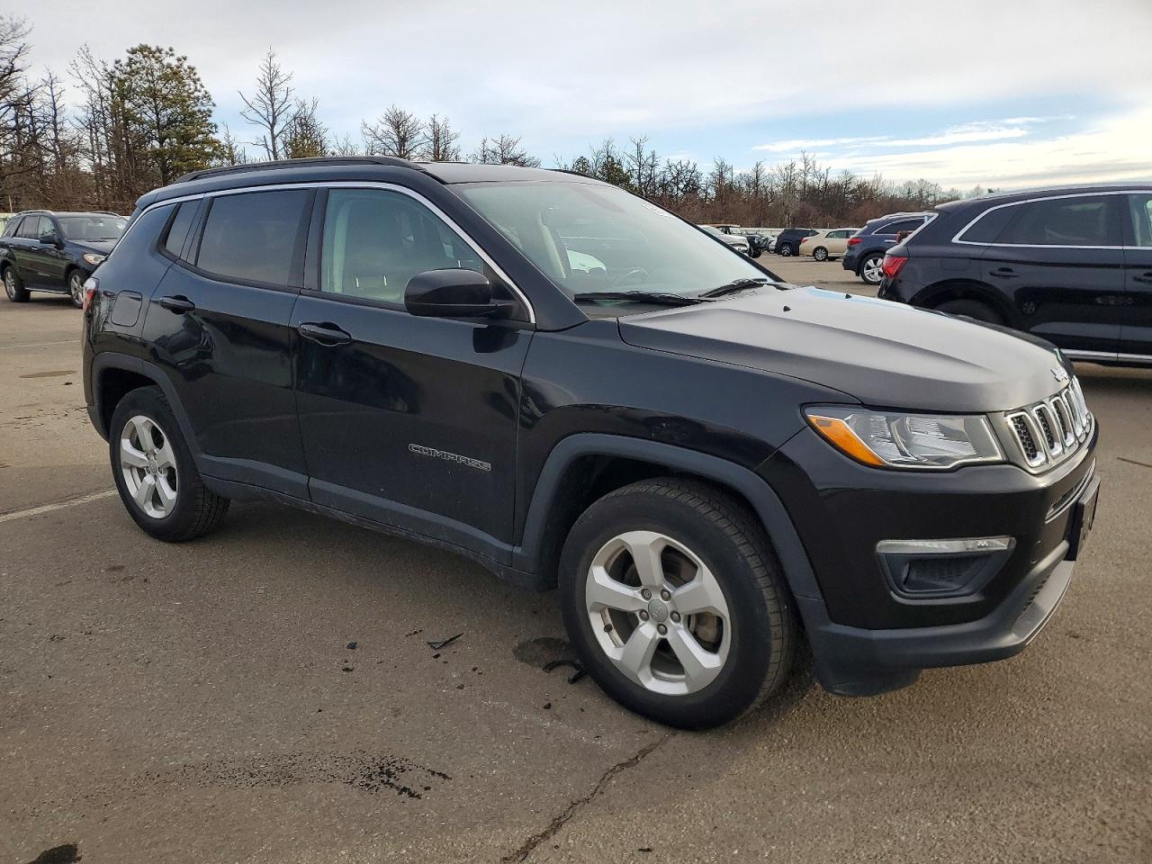 2019 JEEP COMPASS LATITUDE photo 4