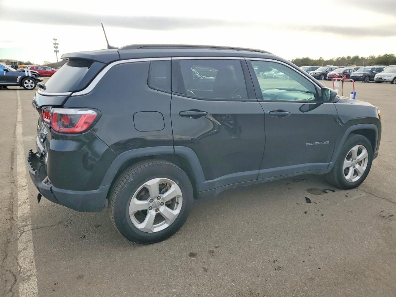 2019 JEEP COMPASS LATITUDE photo 3