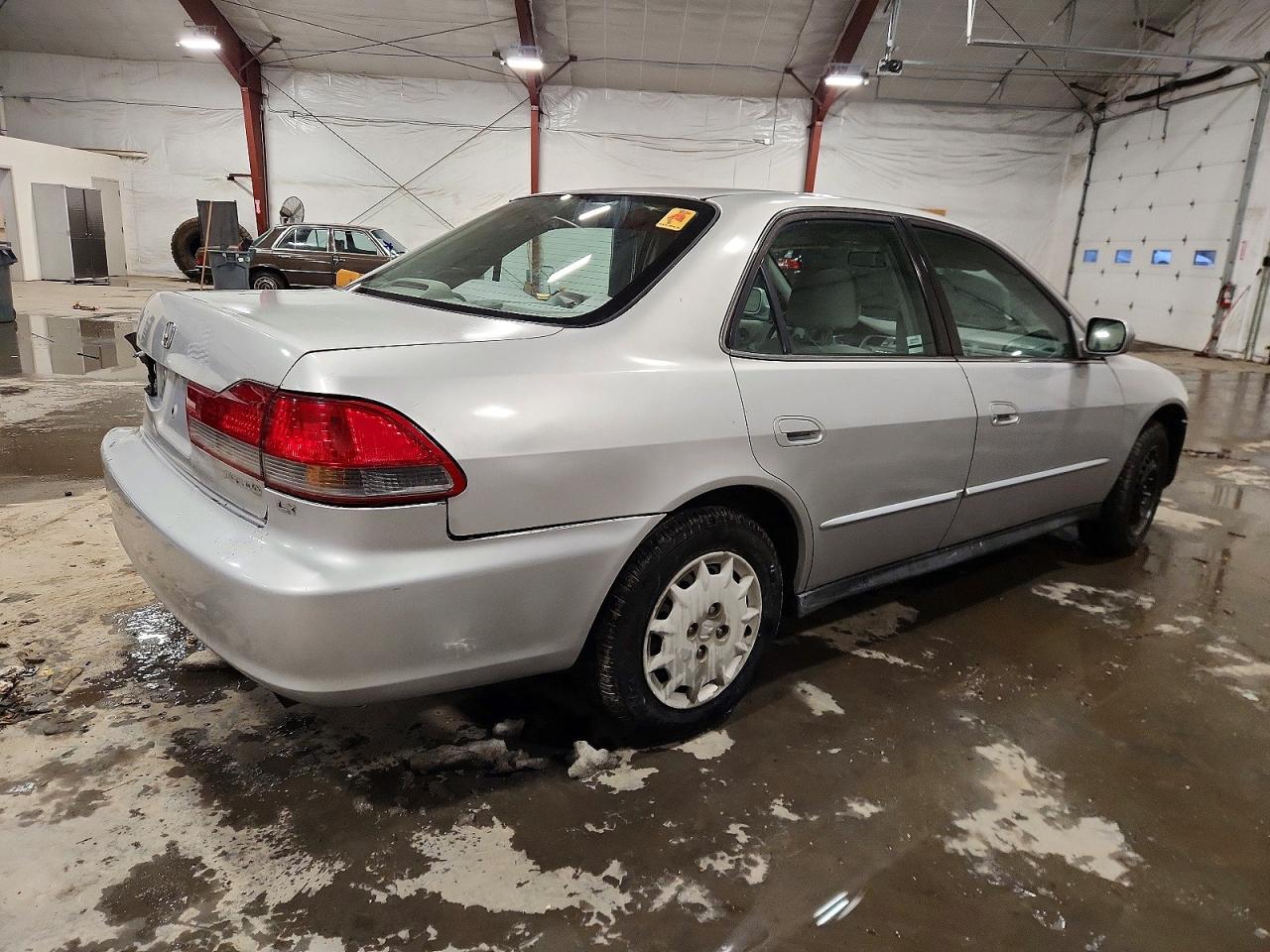 2002 HONDA ACCORD LX photo 3
