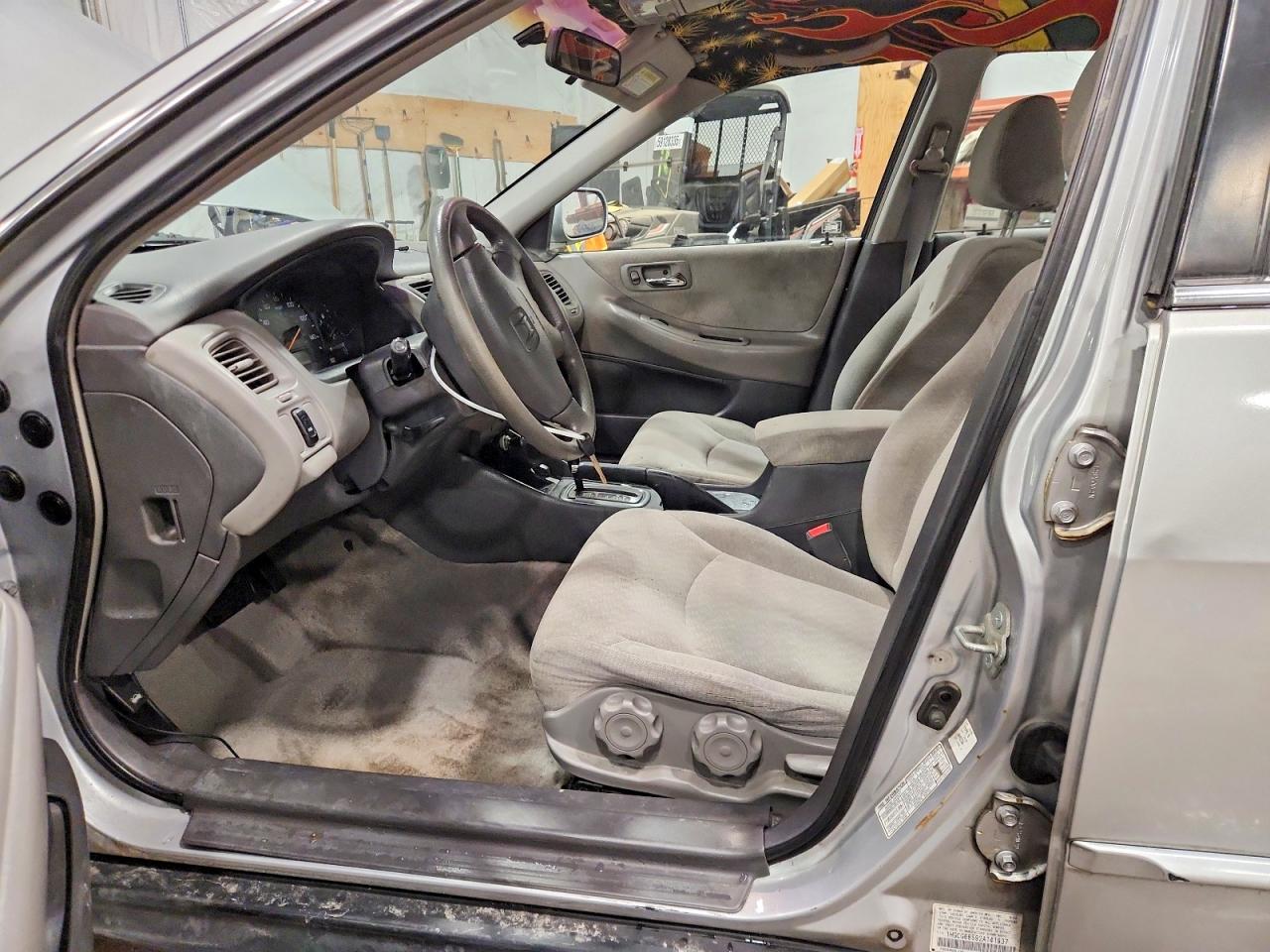 2002 HONDA ACCORD LX photo 7