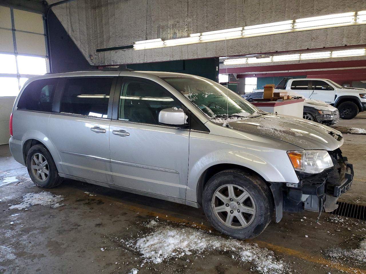 2012 CHRYSLER TOWN & COUNTRY TOURING photo 7
