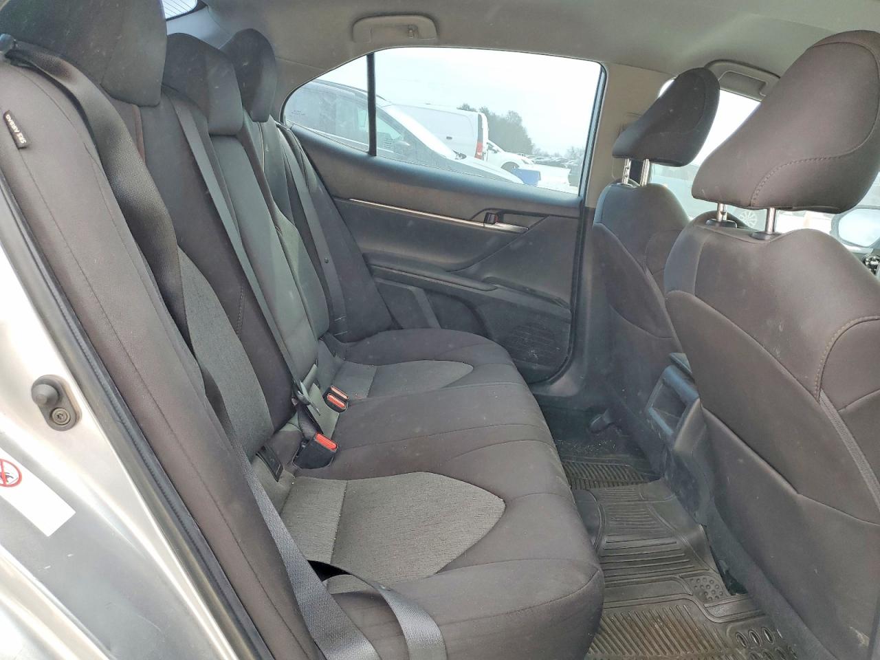 2019 TOYOTA CAMRY L photo 10