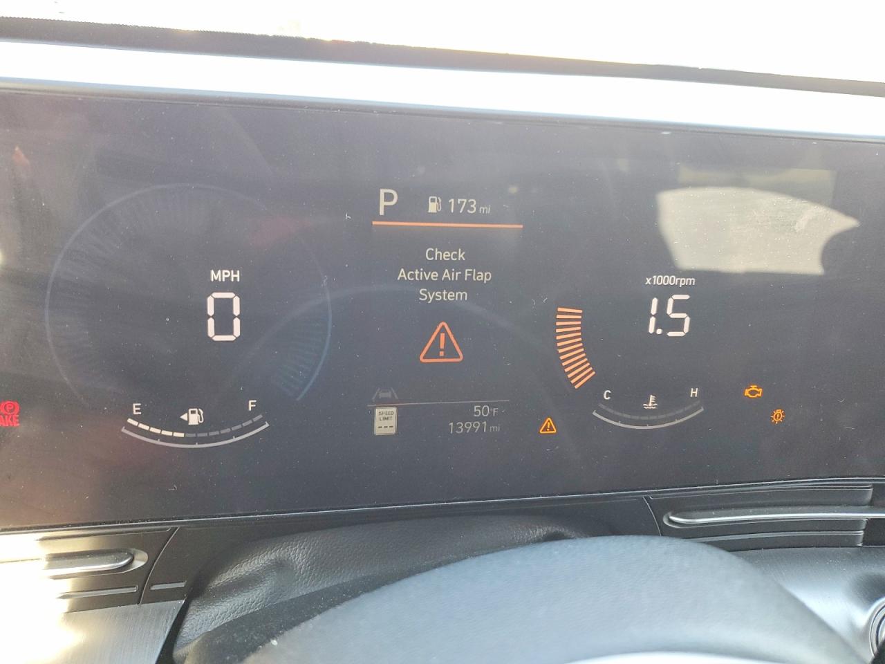 2024 HYUNDAI KONA SEL photo 9