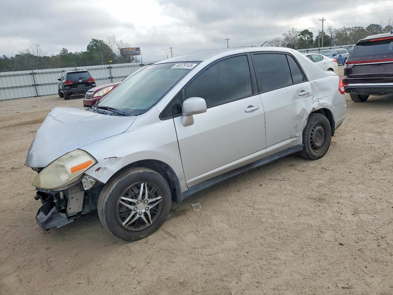 2011 NISSAN VERSA