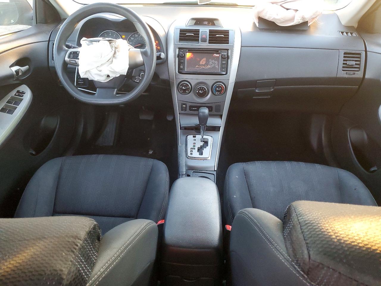 2013 TOYOTA COROLLA BASE photo 8