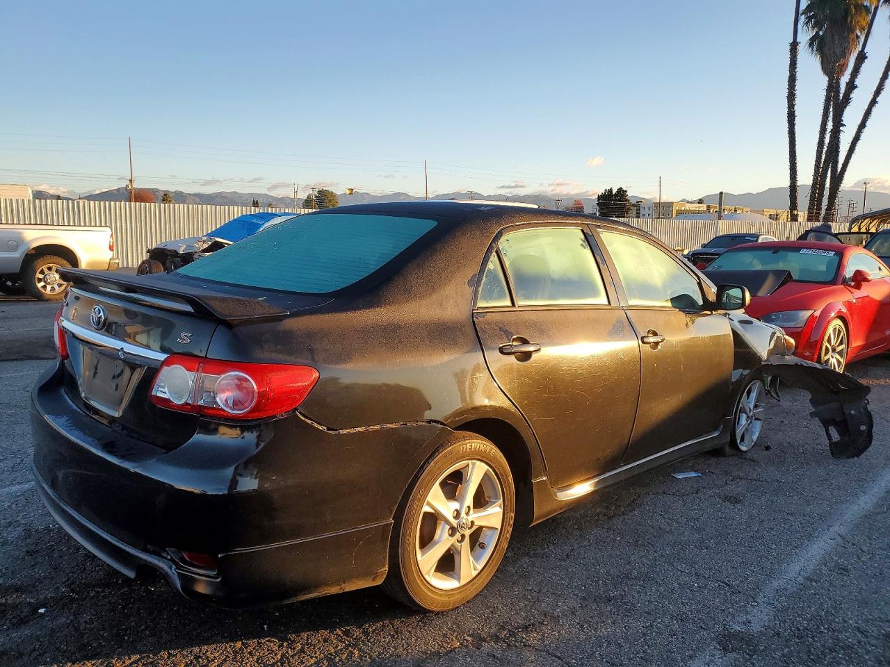 2013 TOYOTA COROLLA BASE photo 3