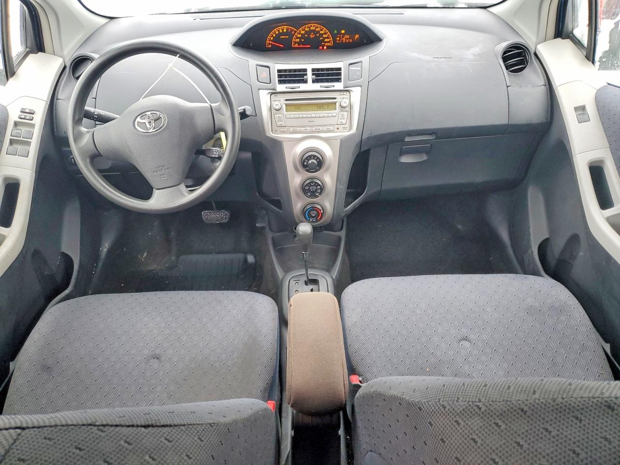 2009 TOYOTA YARIS photo 8
