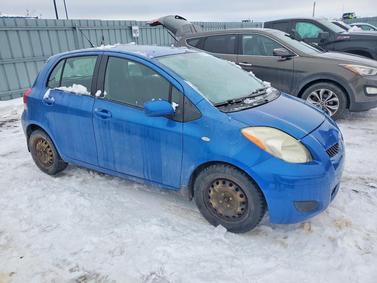 2009 TOYOTA YARIS photo 4