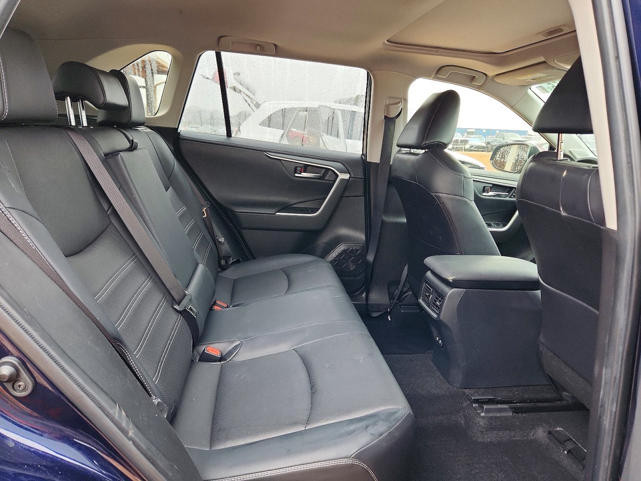 2021 TOYOTA RAV4 LIMITED photo 11