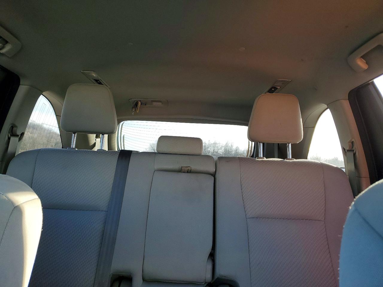 2016 TOYOTA HIGHLANDER LE photo 10