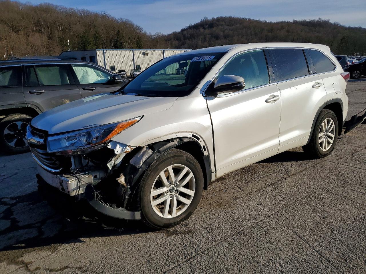 2016 TOYOTA HIGHLANDER