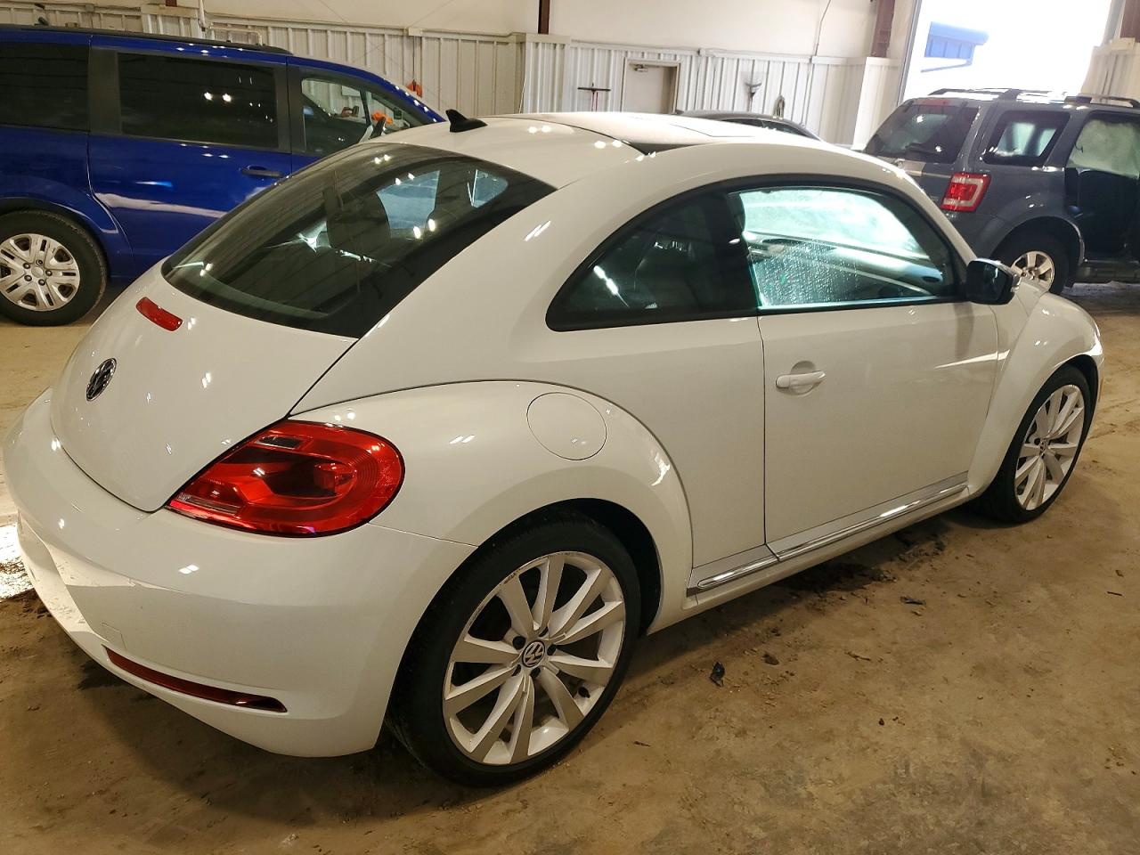 2014 VOLKSWAGEN BEETLE photo 3