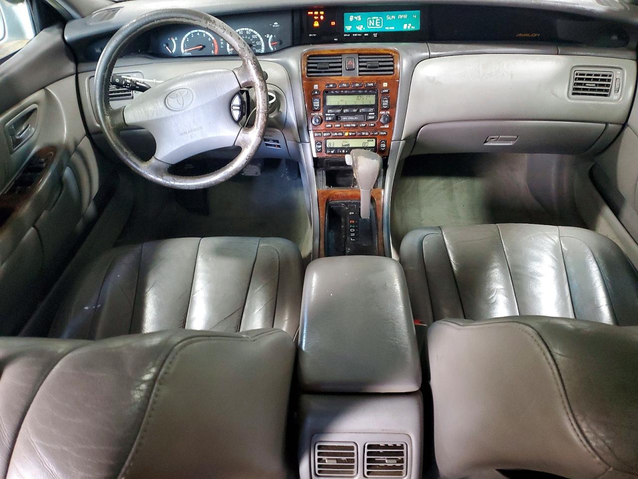 2001 TOYOTA AVALON XL photo 8