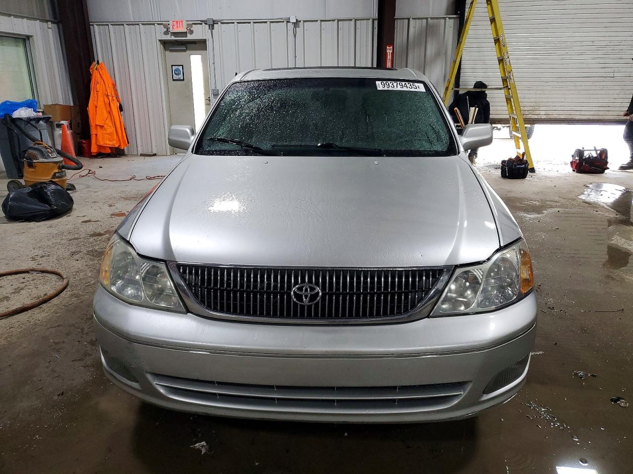 2001 TOYOTA AVALON XL photo 5