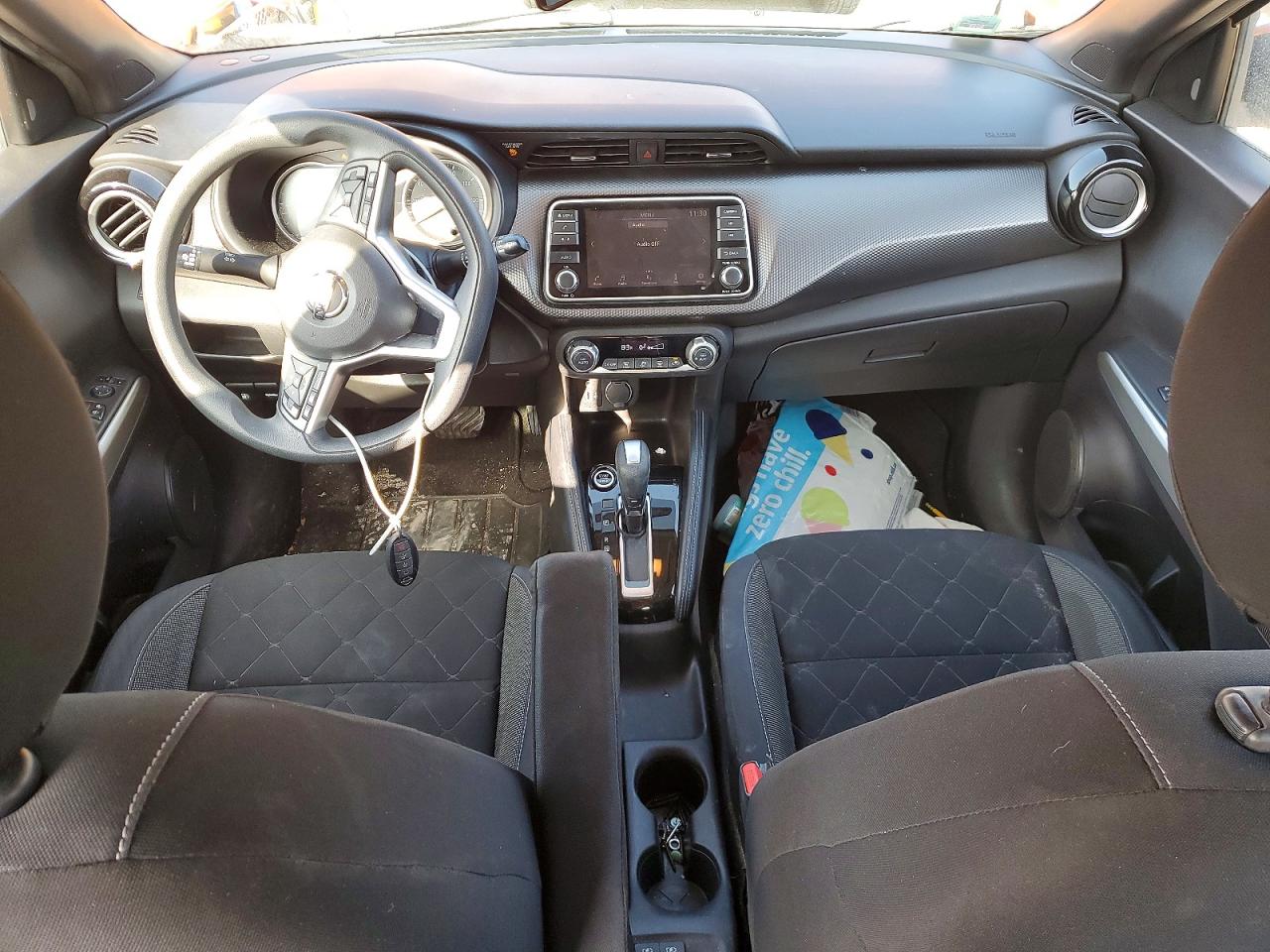 2019 NISSAN KICKS S photo 22
