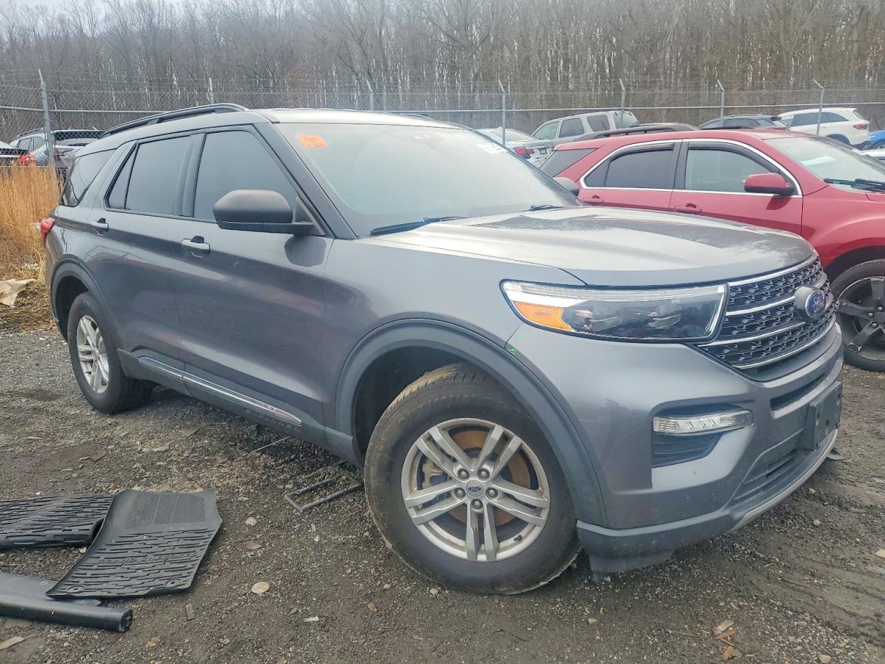 2021 FORD EXPLORER XLT photo 4