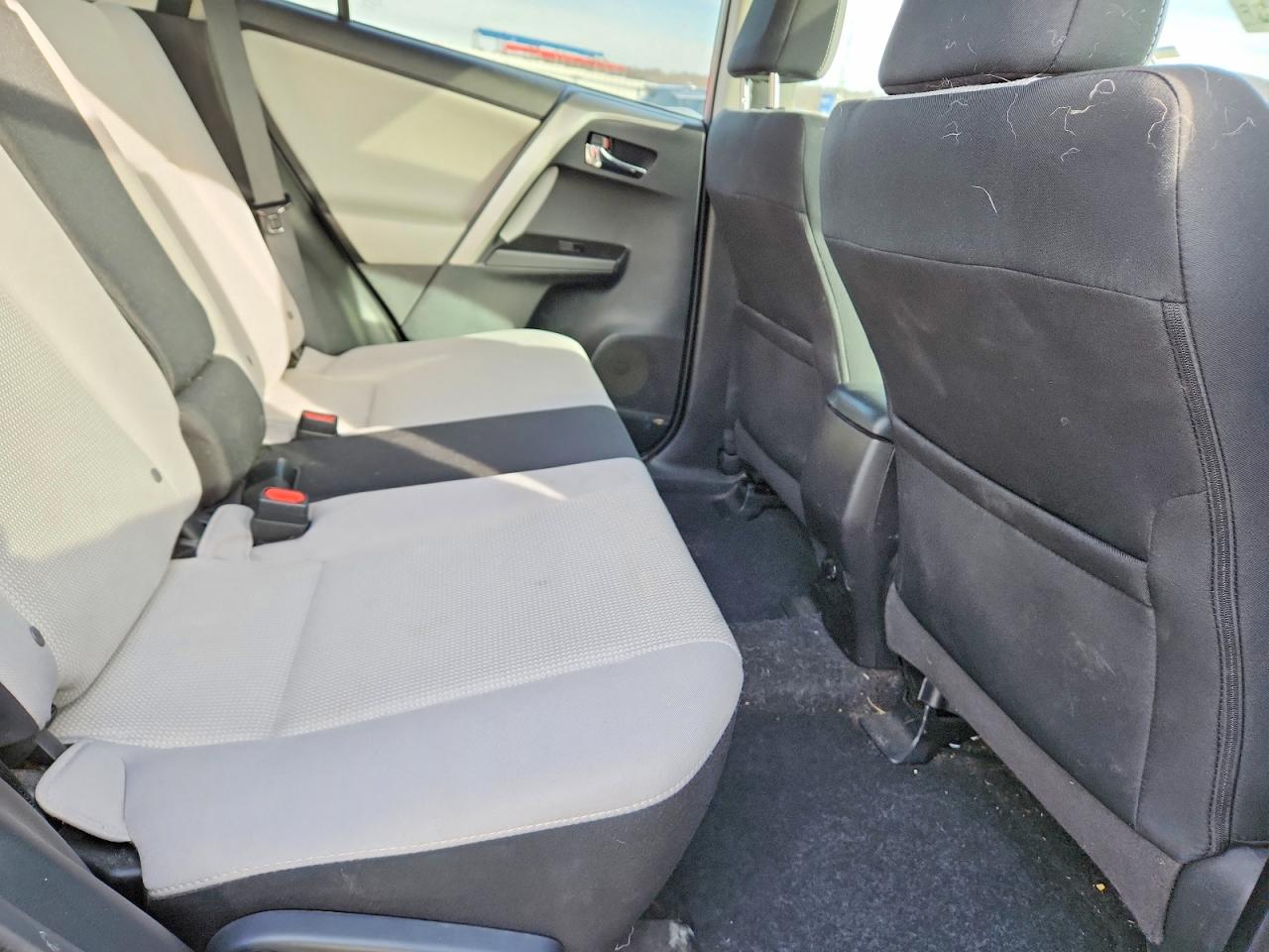 2017 TOYOTA RAV4 XLE photo 11