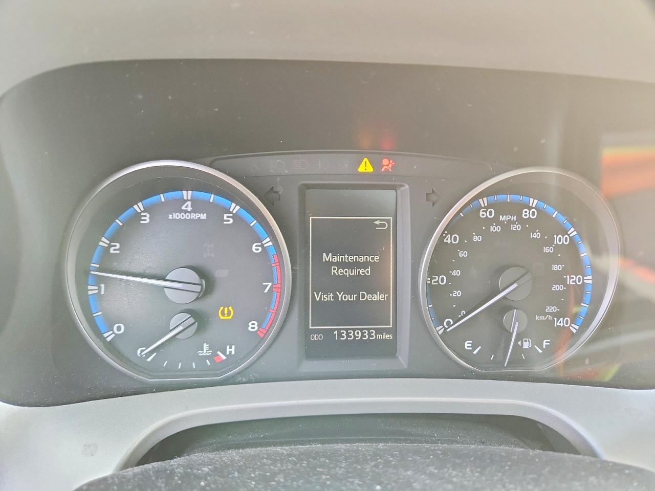 2017 TOYOTA RAV4 XLE photo 9