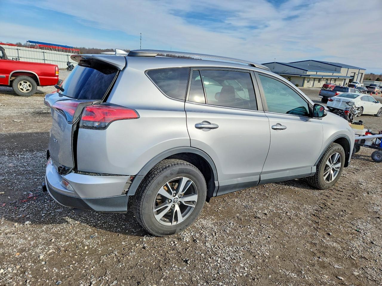 2017 TOYOTA RAV4 XLE photo 3