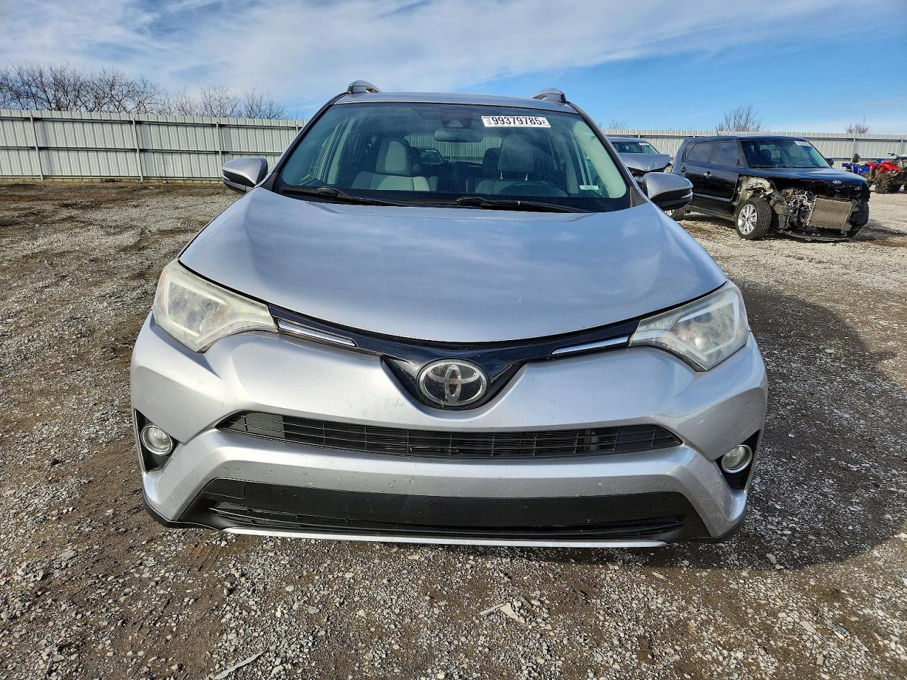 2017 TOYOTA RAV4 XLE photo 5