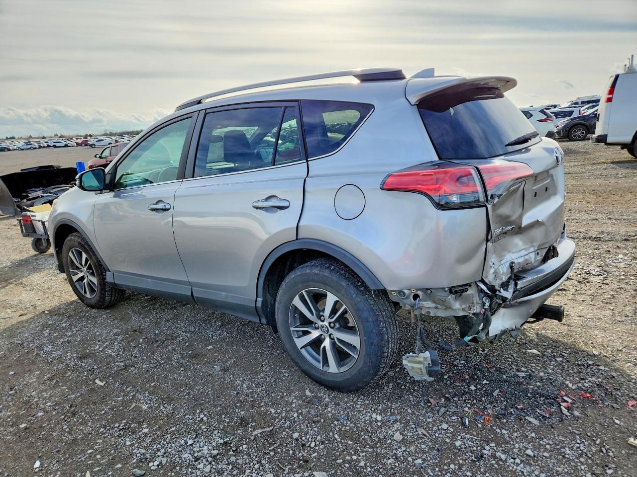 2017 TOYOTA RAV4 XLE photo 2