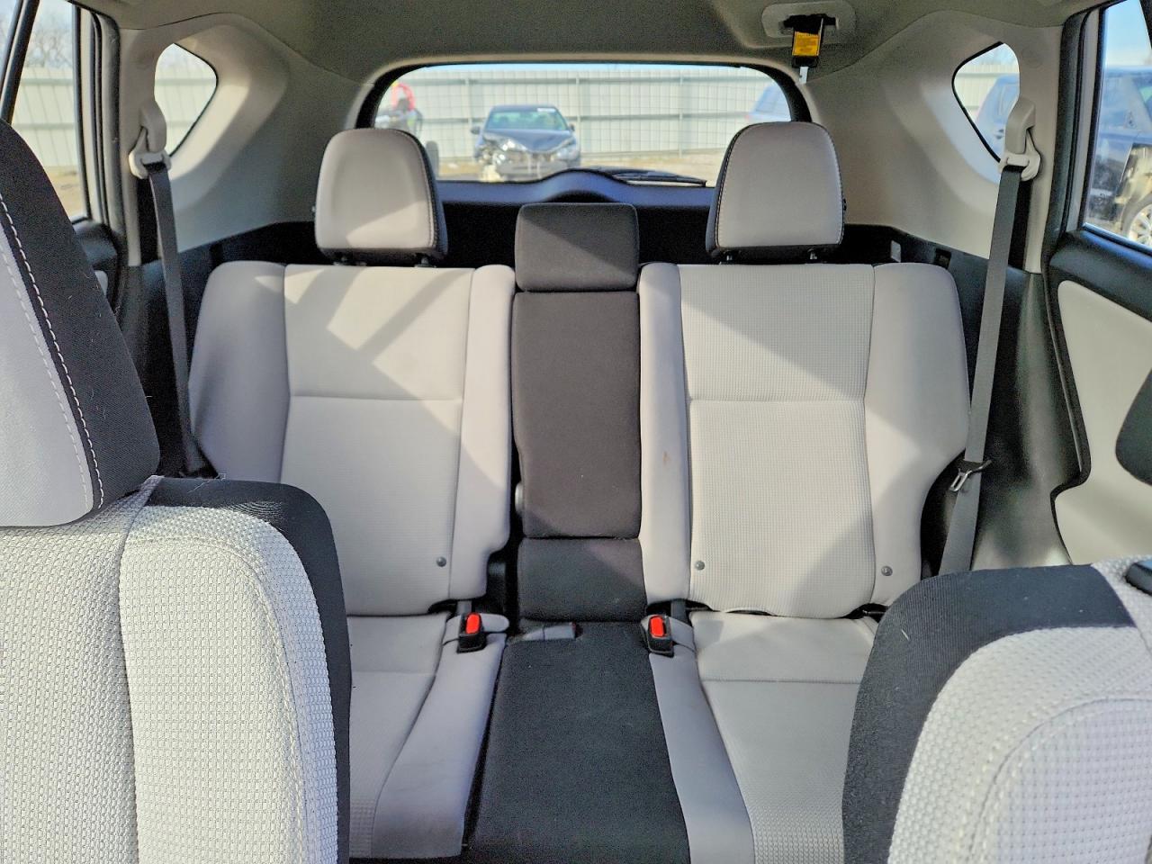2017 TOYOTA RAV4 XLE photo 10