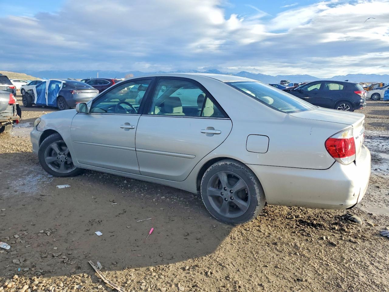 2006 TOYOTA CAMRY LE photo 2