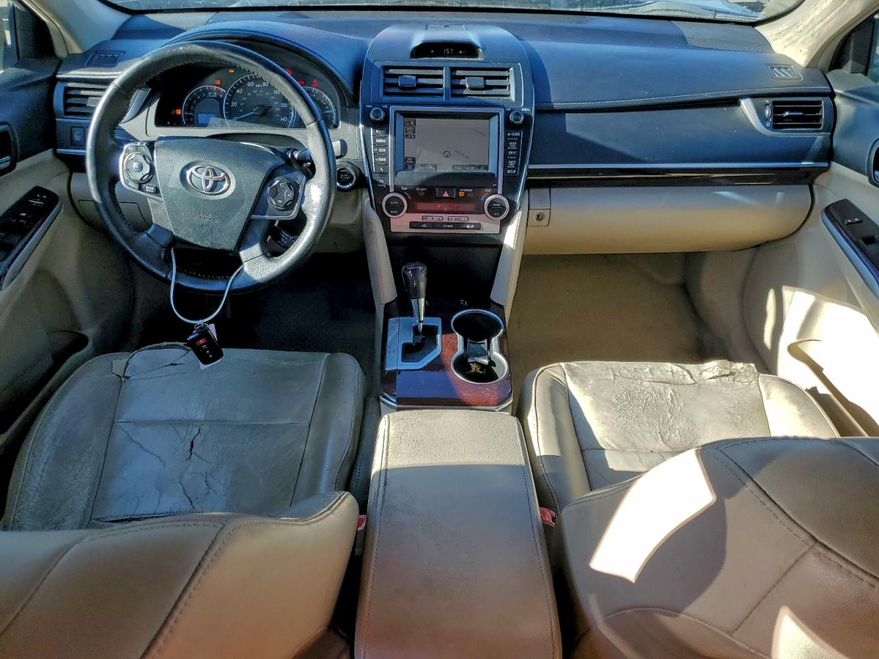 2012 TOYOTA CAMRY SE photo 8