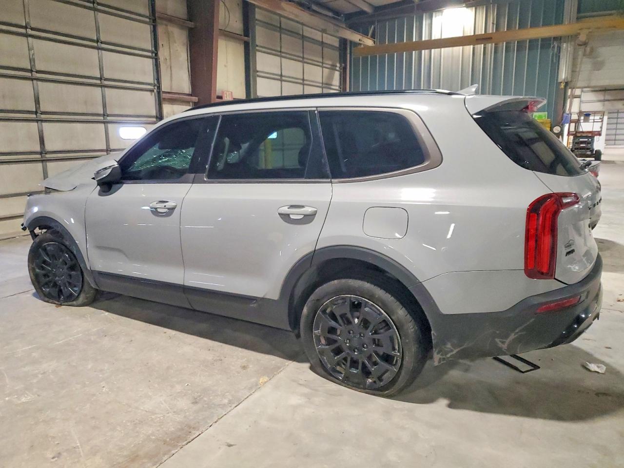 2021 KIA TELLURIDE EX photo 2
