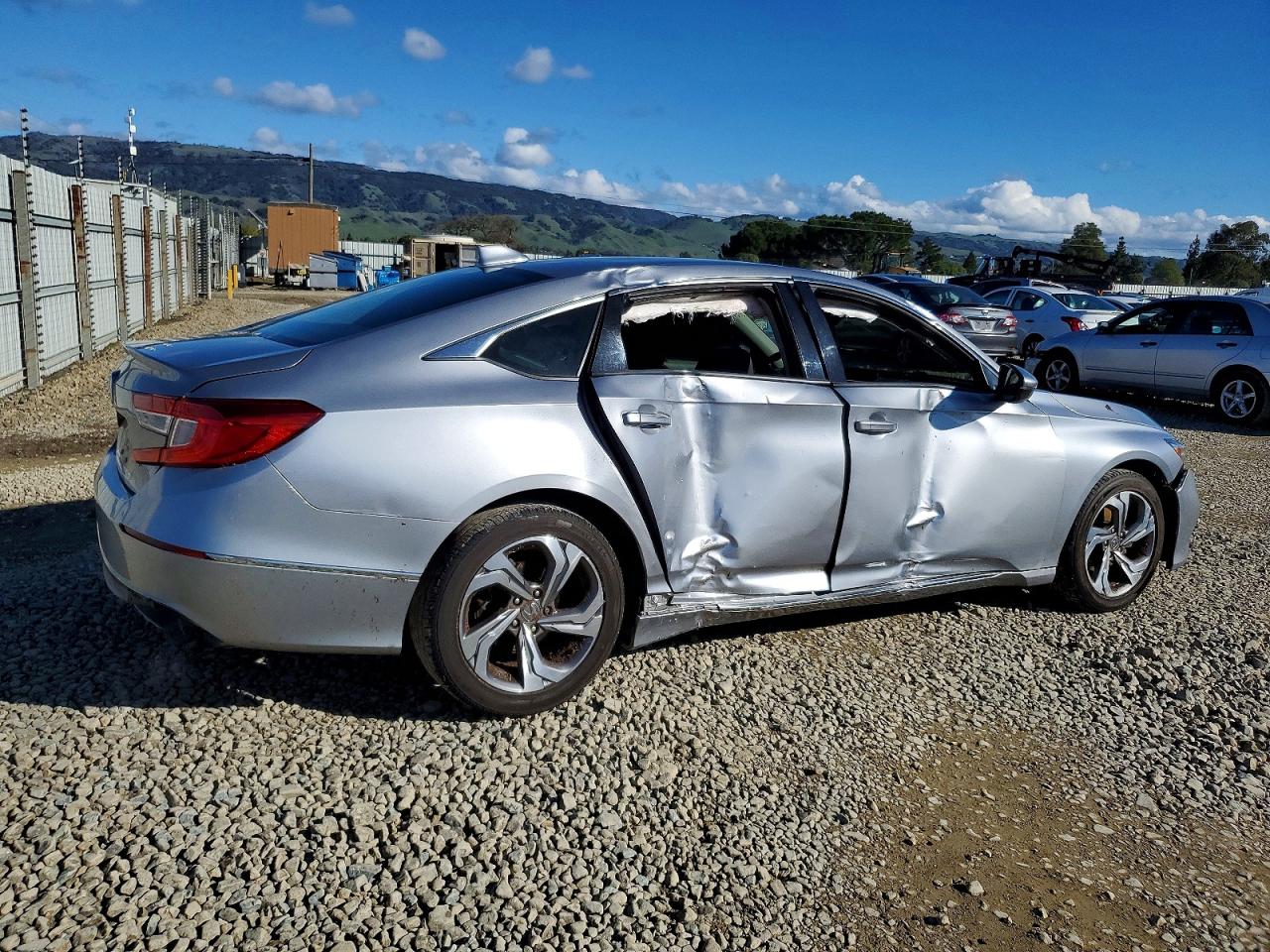 2018 HONDA ACCORD EXL photo 7