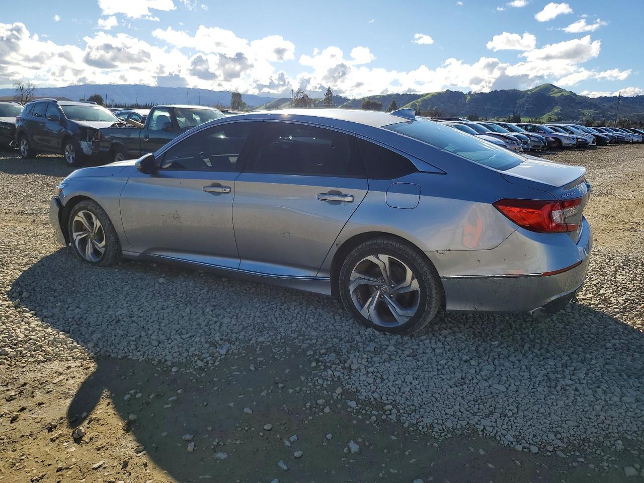 2018 HONDA ACCORD EXL photo 4