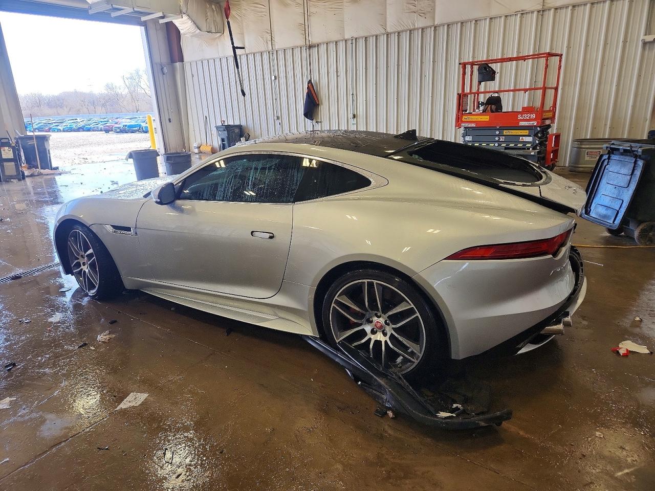 2016 JAGUAR F-TYPE R photo 2