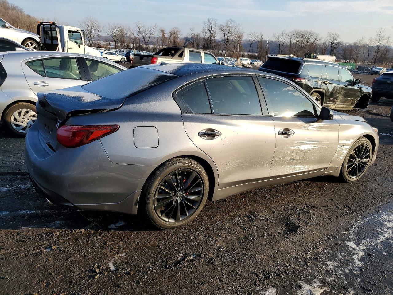 2018 INFINITI Q50 LUXE photo 3