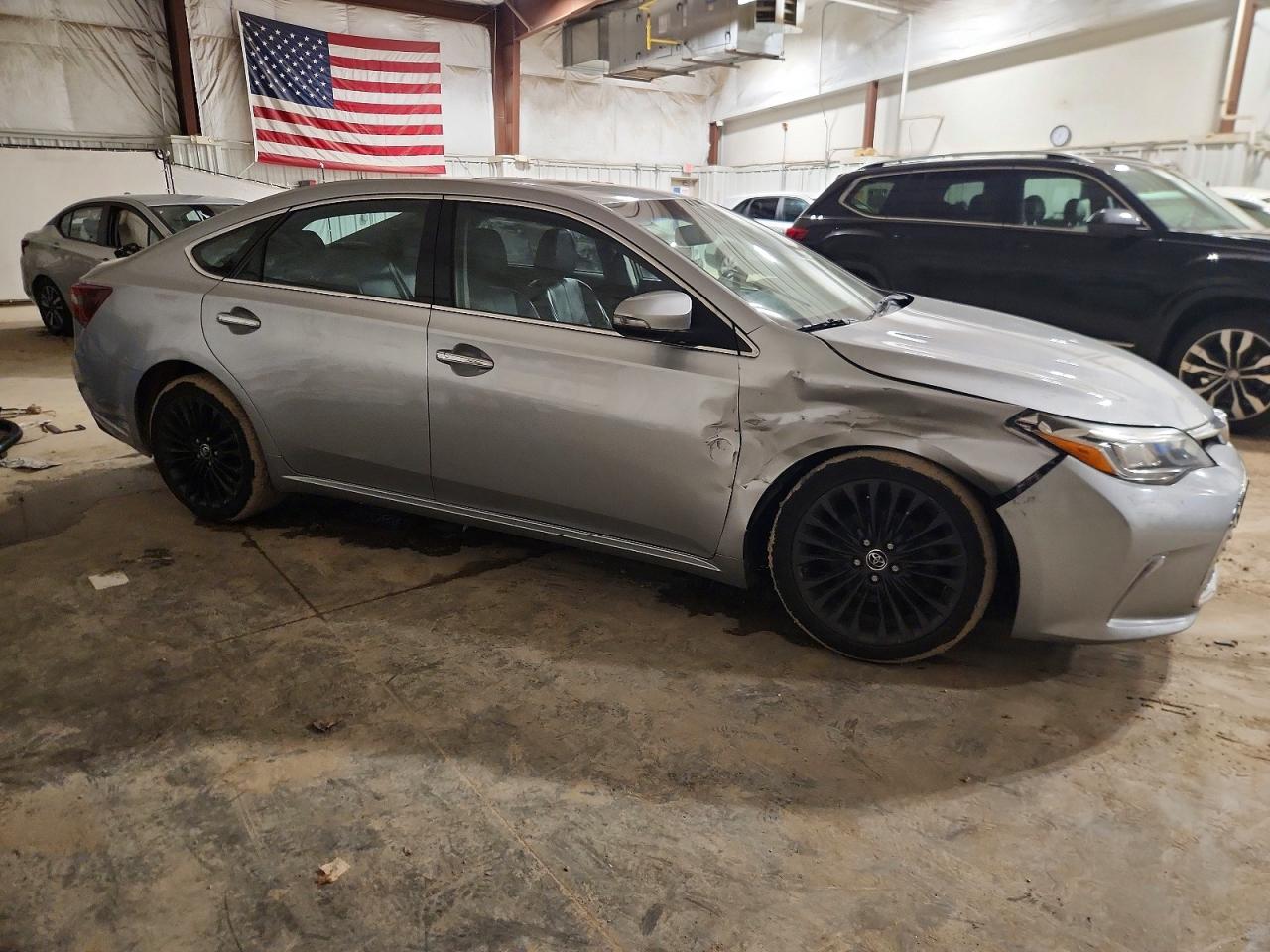 2016 TOYOTA AVALON XLE photo 4