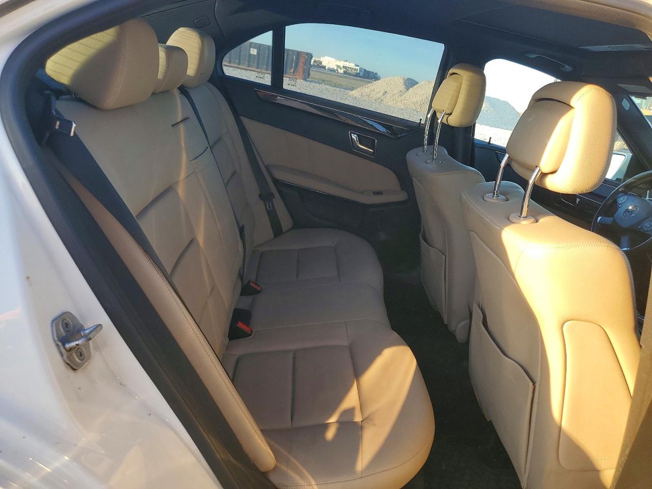 2011 MERCEDES-BENZ E 350 BLUETEC photo 10