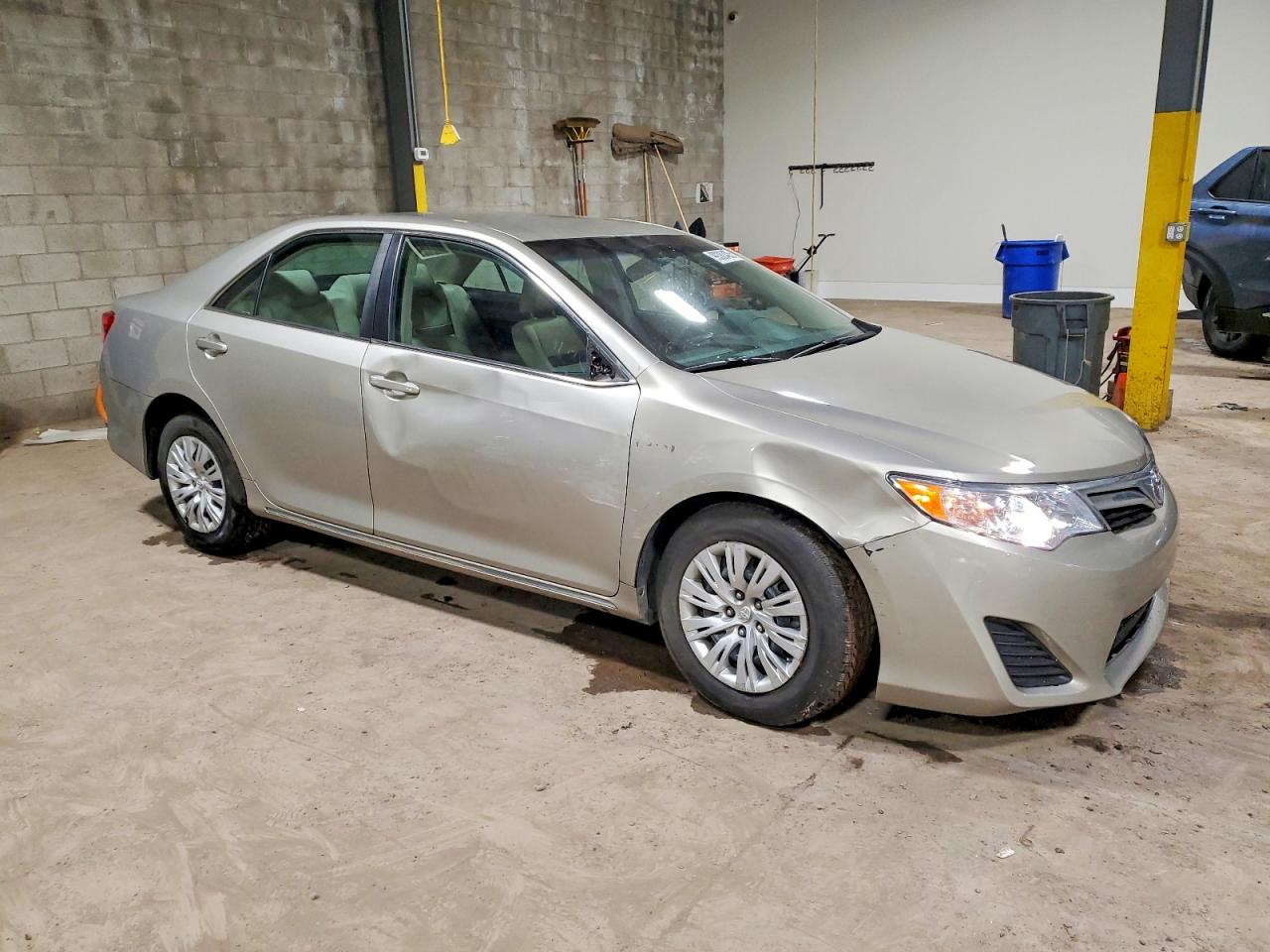 2014 TOYOTA CAMRY HYBRID photo 4