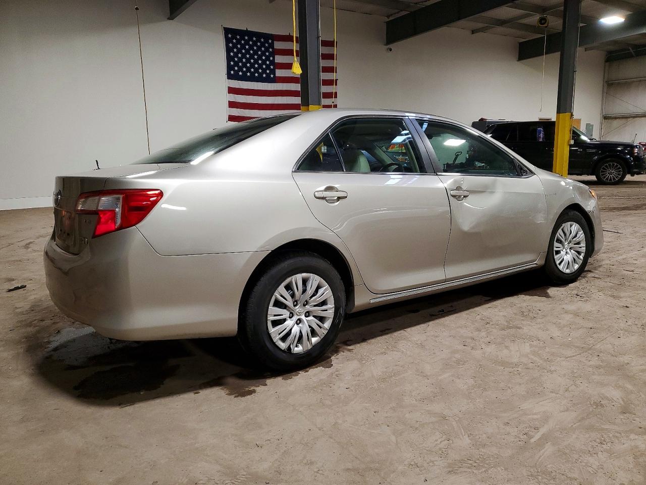 2014 TOYOTA CAMRY HYBRID photo 3