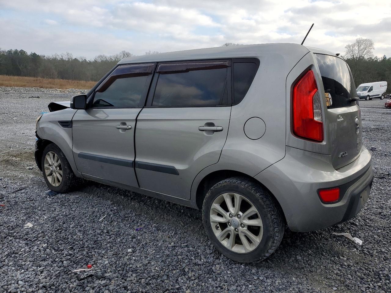 2013 KIA SOUL + photo 2