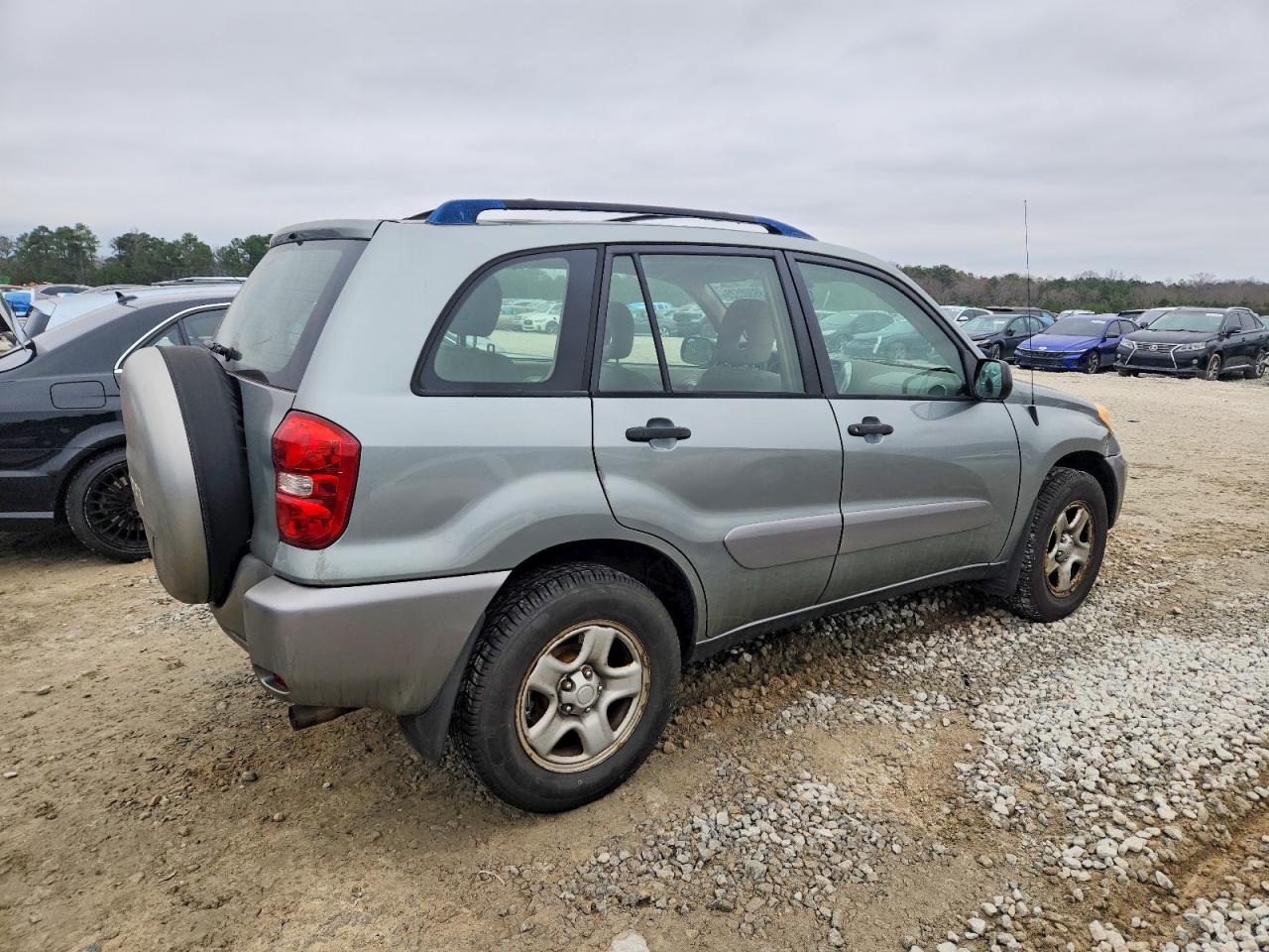 2004 TOYOTA RAV4 photo 3