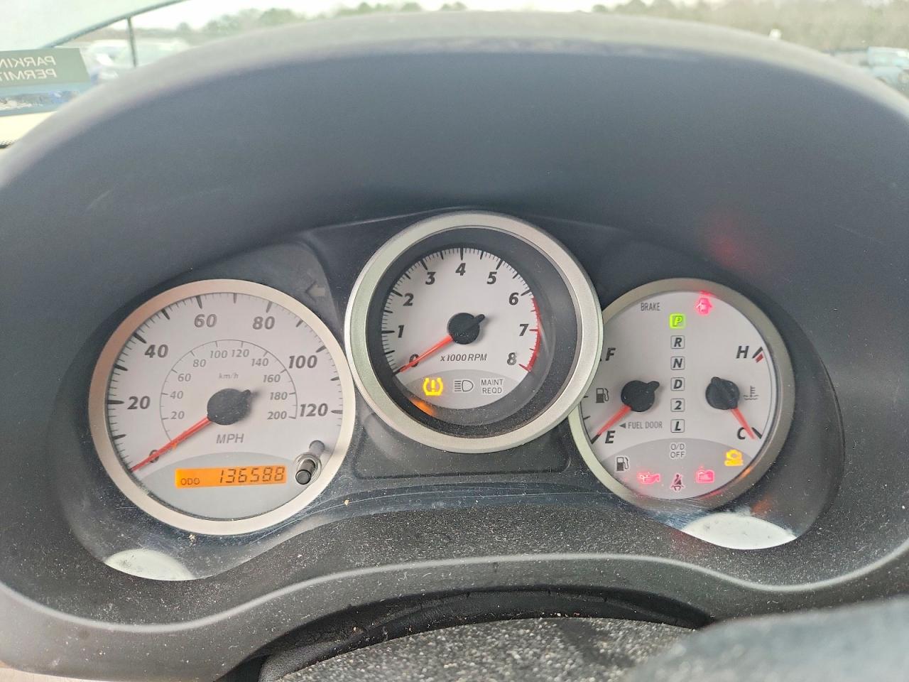 2004 TOYOTA RAV4 photo 9