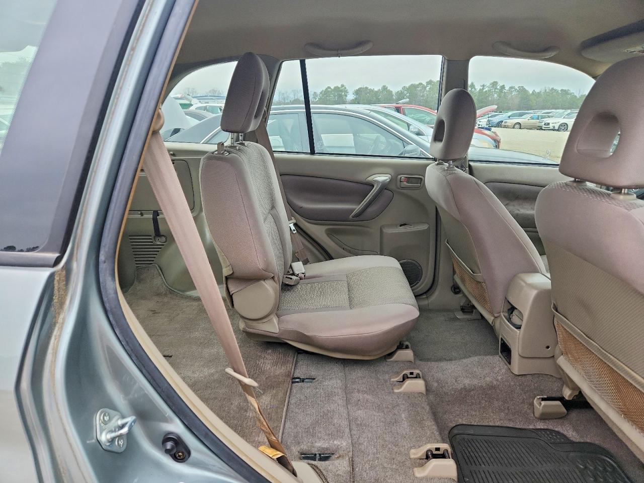 2004 TOYOTA RAV4 photo 10