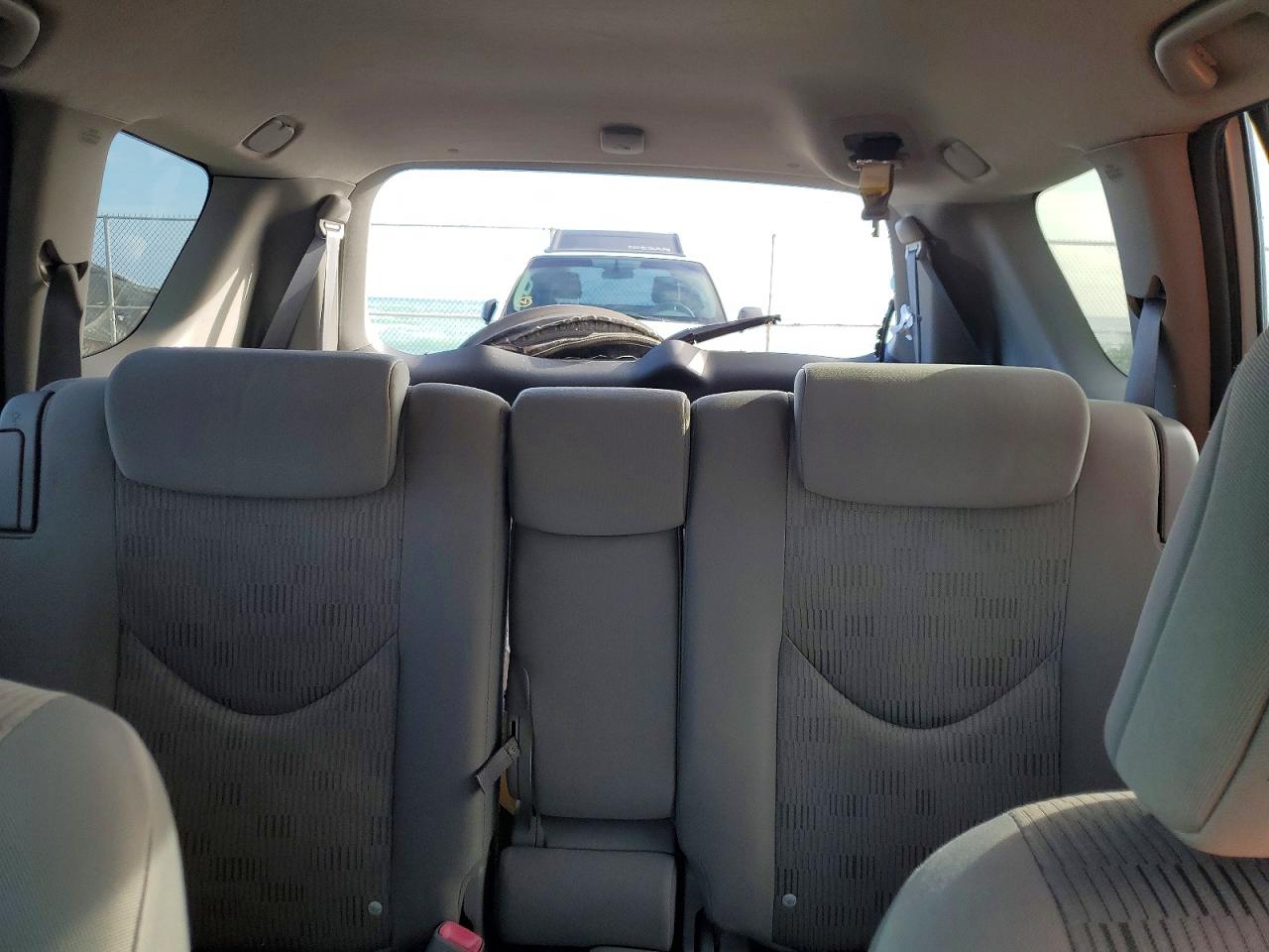 2011 TOYOTA RAV4 photo 10