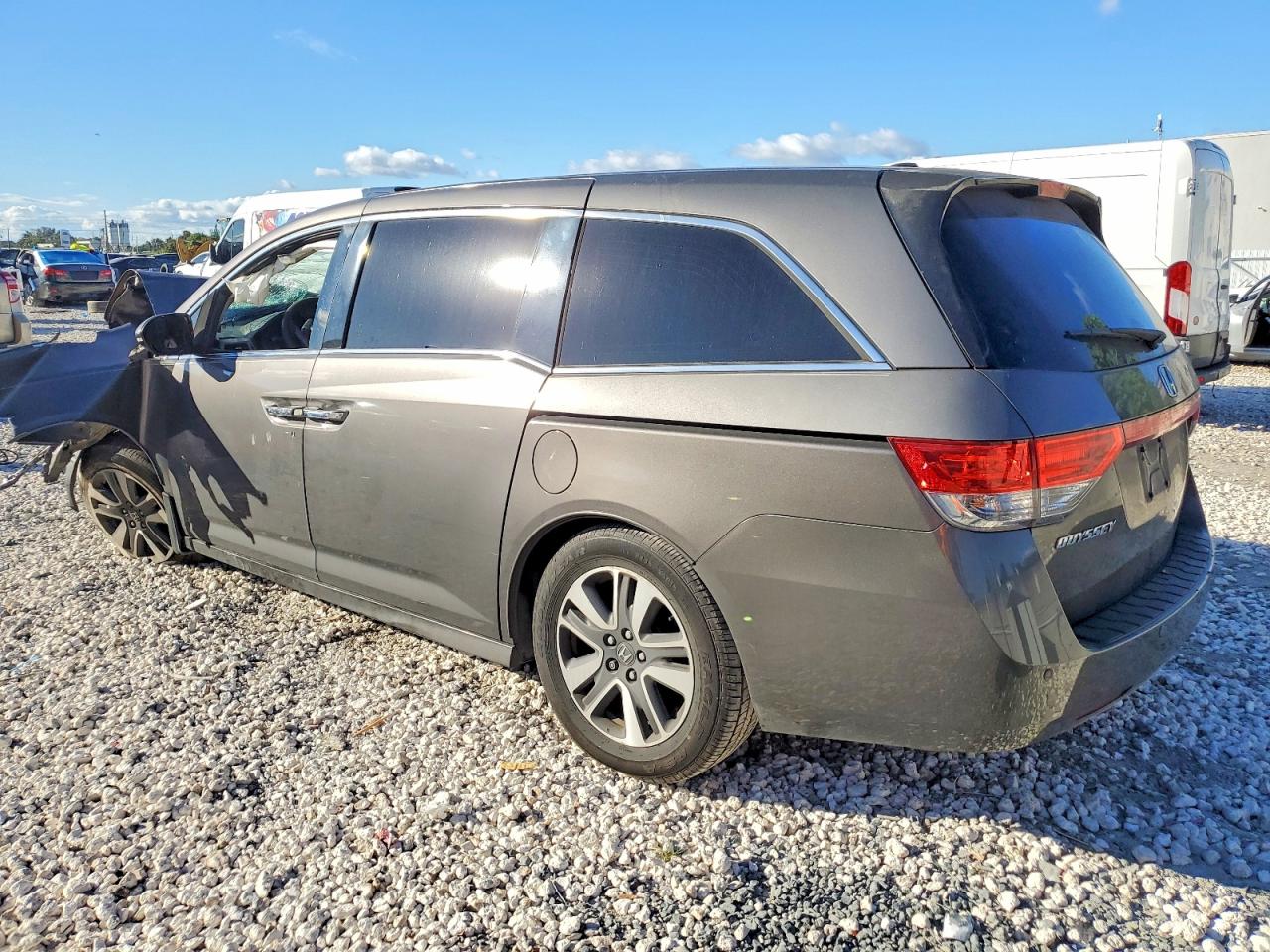 2014 HONDA ODYSSEY TOURING photo 2