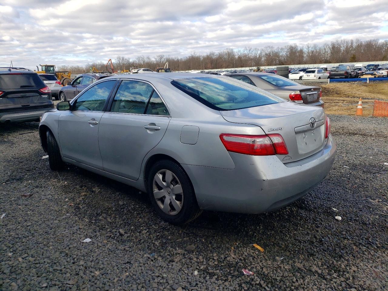 2007 TOYOTA CAMRY LE photo 2